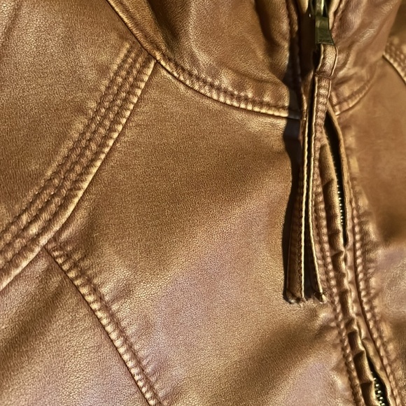 Big Chill Vintage Leather Moto Jacket - Picture 14 of 16